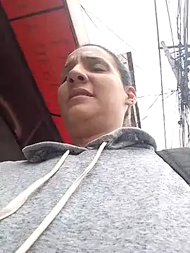 Snapshot of Elliee_ chatting on 28, 3, 2026 Elliee online show from 28, 3, 2026