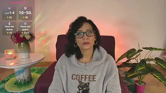 Elliee  online show from 3, 3, 2025