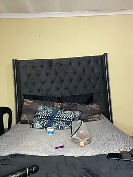 DarkBerry87 online show from 8, 4, 2026