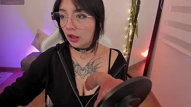 Snapshot of Hannya_moon chatting on 23, 4, 2026 Hannya moon online show from 23, 4, 2026