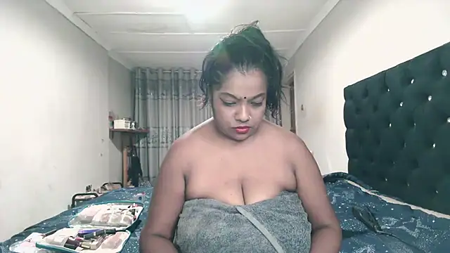 Indianmayaxoxo online show from 28, 5, 2026