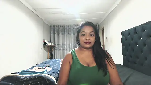 Snapshot of Indianmayaxoxo chatting on 6, 6, 2026 Indianmayaxoxo online show from 6, 6, 2026