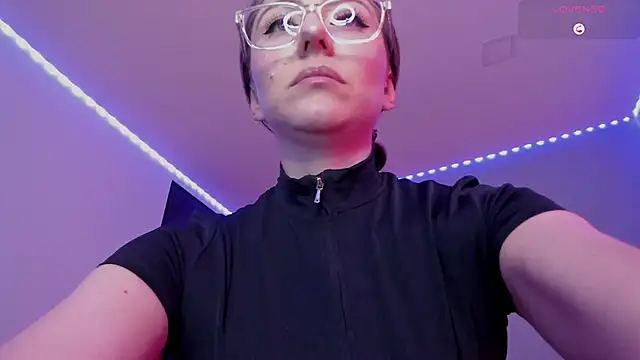 Ich Bin Julia online show from 3, 3, 2025