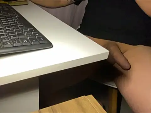 tomazu11 online show from 3, 11, 2025