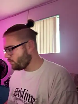 Snapshot of Comfortable_Bite chatting on 28, 10, 2025 Comfortable Bite online show from 28, 10, 2025