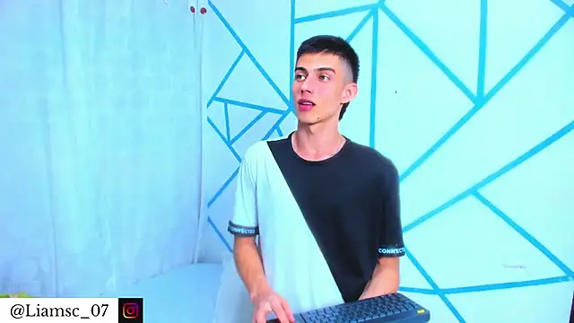 liam scott77 online show from 20, 12, 2025