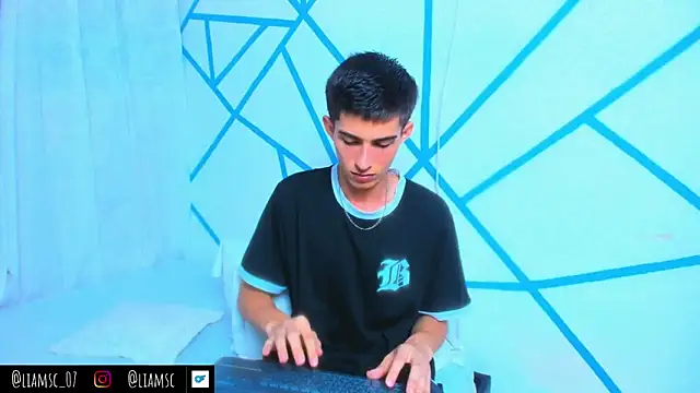 liam scott77 online show from 9, 10, 2025