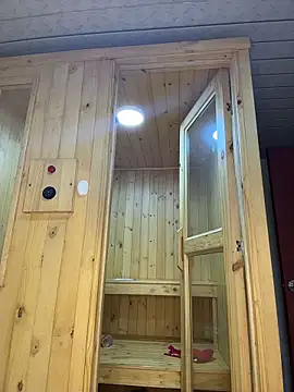 Barbielatinas online show from 5, 4, 2026