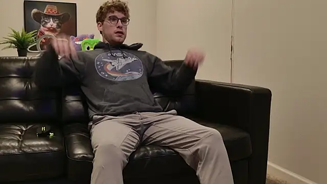 Snapshot of BlueEyedTallGuy94 chatting on 11, 10, 2025 BlueEyedTallGuy94 online show from 11, 10, 2025