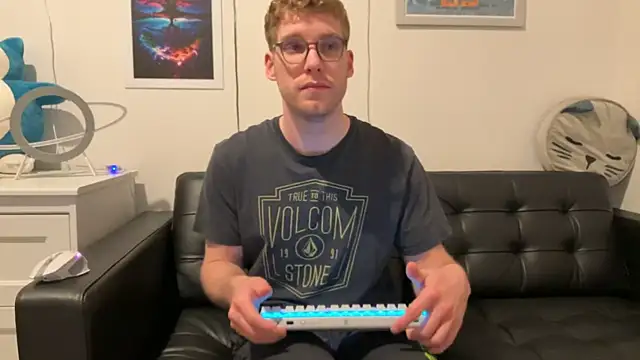 Snapshot of BlueEyedTallGuy94 chatting on 22, 12, 2024 BlueEyedTallGuy94 online show from 22, 12, 2024