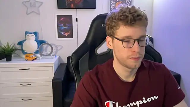 Snapshot of BlueEyedTallGuy94 chatting on 14, 1, 2025 BlueEyedTallGuy94 online show from 14, 1, 2025