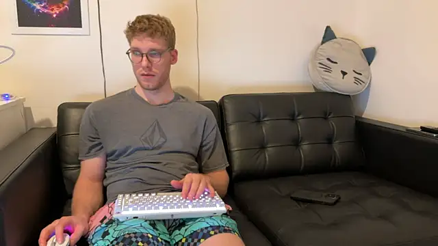 Snapshot of BlueEyedTallGuy94 chatting on 23, 12, 2024 BlueEyedTallGuy94 online show from 23, 12, 2024