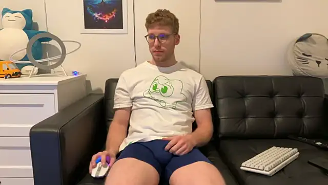 Snapshot of BlueEyedTallGuy94 chatting on 28, 12, 2024 BlueEyedTallGuy94 online show from 28, 12, 2024