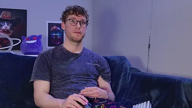 Snapshot of BlueEyedTallGuy94 chatting on 29, 10, 2025 BlueEyedTallGuy94 online show from 29, 10, 2025