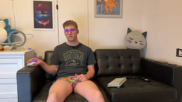 Snapshot of BlueEyedTallGuy94 chatting on 22, 12, 2024 BlueEyedTallGuy94 online show from 22, 12, 2024