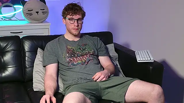 Snapshot of BlueEyedTallGuy94 chatting on 12, 11, 2025 BlueEyedTallGuy94 online show from 12, 11, 2025