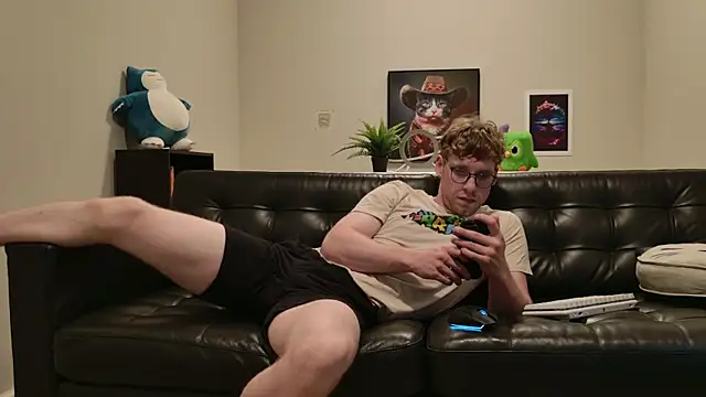 Snapshot of BlueEyedTallGuy94 chatting on 19, 9, 2025 BlueEyedTallGuy94 online show from 19, 9, 2025