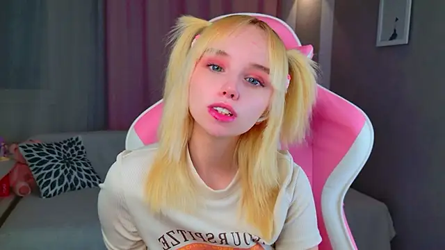 b4by LoL1 online show from 5, 3, 2026