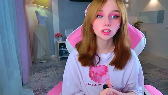 b4by LoL1 online show from 3, 12, 2025