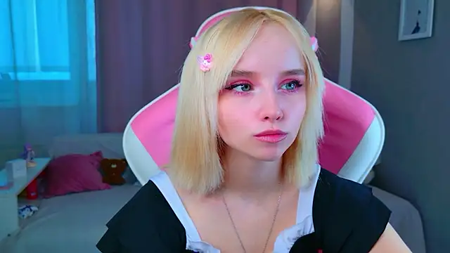 b4by LoL1 online show from 15, 3, 2026