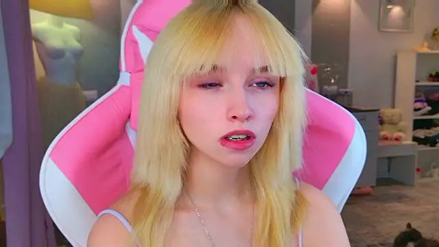 b4by LoL1 online show from 9, 2, 2026