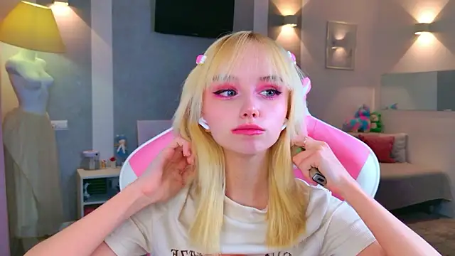 b4by LoL1 online show from 22, 2, 2026