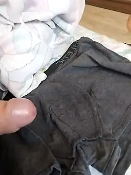 Grig1982 online show from 4, 11, 2025