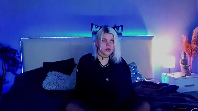 JoannLowe online show from 19, 3, 2025