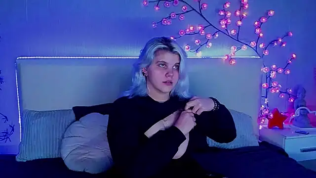 JoannLowe online show from 3, 12, 2025