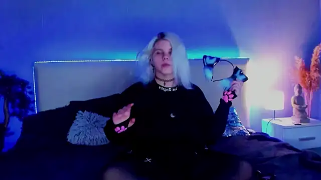 JoannLowe online show from 19, 3, 2025