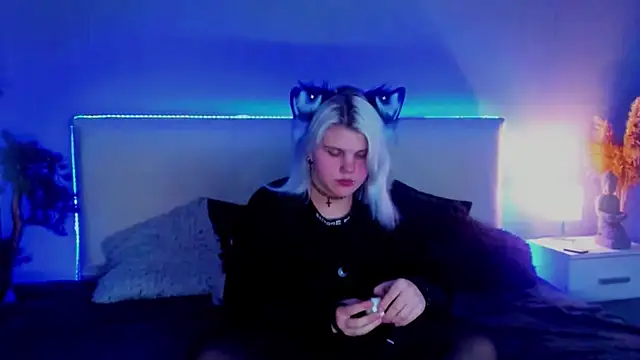 JoannLowe online show from 21, 3, 2025