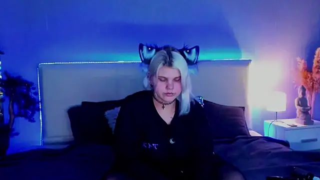 JoannLowe online show from 18, 3, 2025