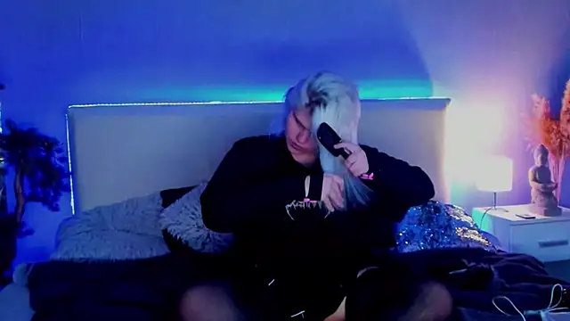 JoannLowe online show from 18, 3, 2025