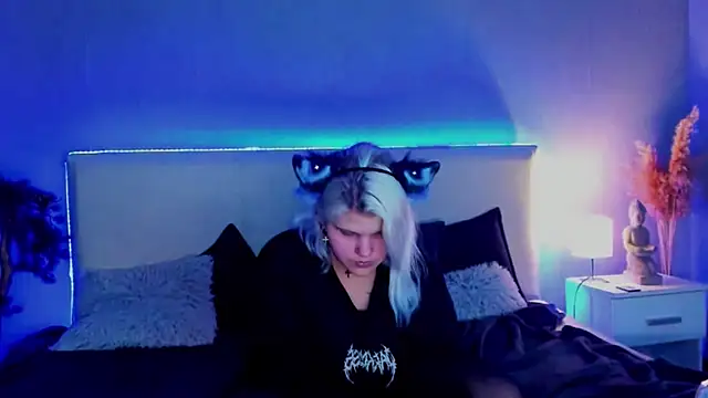 JoannLowe online show from 17, 3, 2025