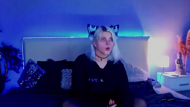 JoannLowe online show from 16, 3, 2025