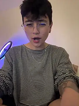 Ashley Chriss online show from 13, 3, 2025