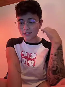 Ashley Chriss online show from 26, 1, 2025