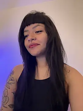 Ashley Chriss online show from 2, 3, 2025