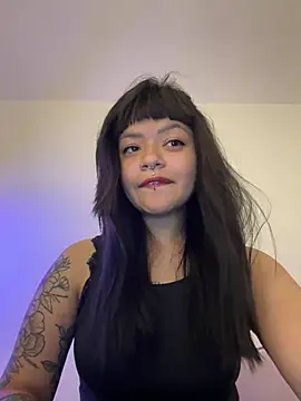 Ashley Chriss online show from 2, 3, 2025