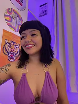 Ashley Chriss online show from 9, 3, 2025