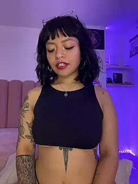 Ashley Chriss online show from 22, 3, 2025