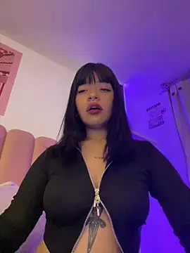 Ashley Chriss online show from 28, 9, 2025