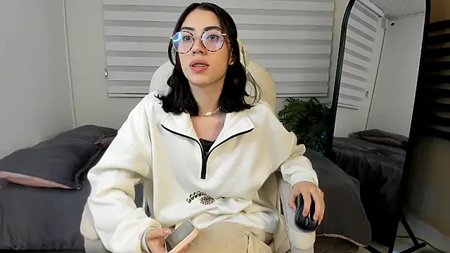 Catyloves online show from 10, 1, 2026