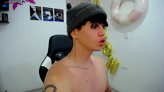 Tayson Rivers online show from 12, 9, 2025