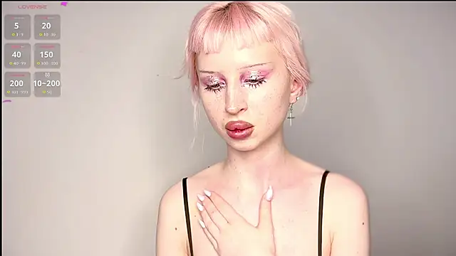 Snapshot of LinaEvans chatting on 5, 2, 2026 LinaEvans online show from 5, 2, 2026