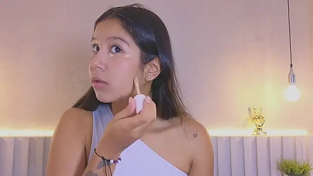 Snapshot of Aida_moreno chatting on 21, 11, 2025 Aida moreno online show from 21, 11, 2025