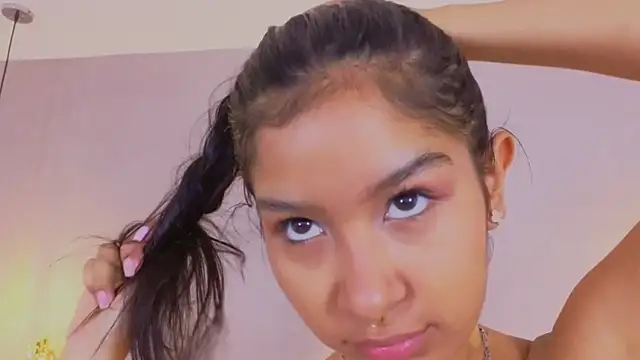 Snapshot of Aida_moreno chatting on 18, 9, 2025 Aida moreno online show from 18, 9, 2025