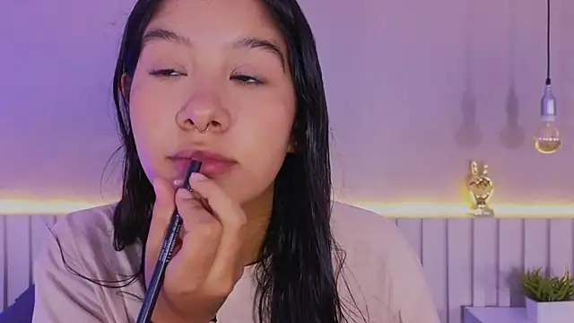 Snapshot of Aida_moreno chatting on 5, 11, 2025 Aida moreno online show from 5, 11, 2025