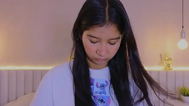 Snapshot of Aida_moreno chatting on 6, 11, 2025 Aida moreno online show from 6, 11, 2025