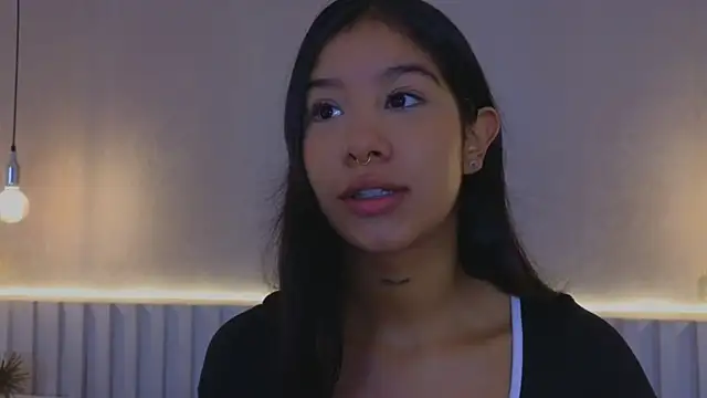 Snapshot of Aida_moreno chatting on 13, 10, 2025 Aida moreno online show from 13, 10, 2025